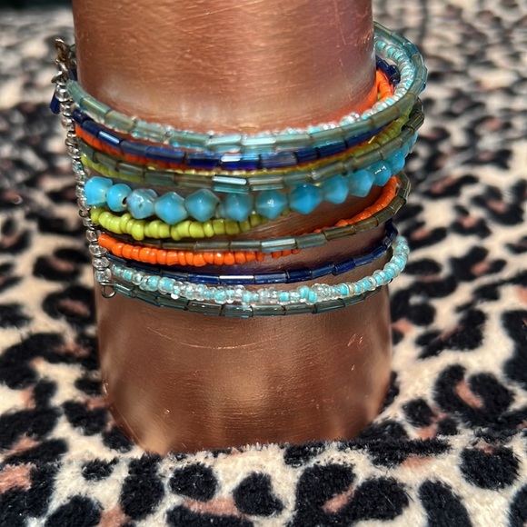 ARTIST MADE SEASCAPE COLORS BEADED CUFF BRACELET - Picture 4 of 4